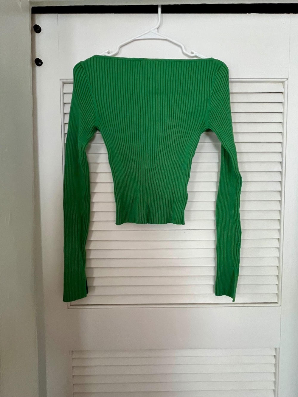 H&M Cropped Green Boatneck Ribbed Sweater - Small